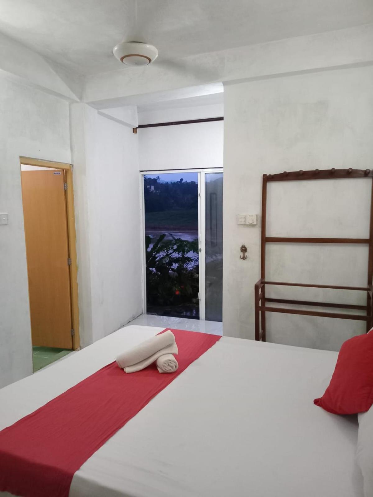 Sadhara River View Lodge Kandy Exteriér fotografie